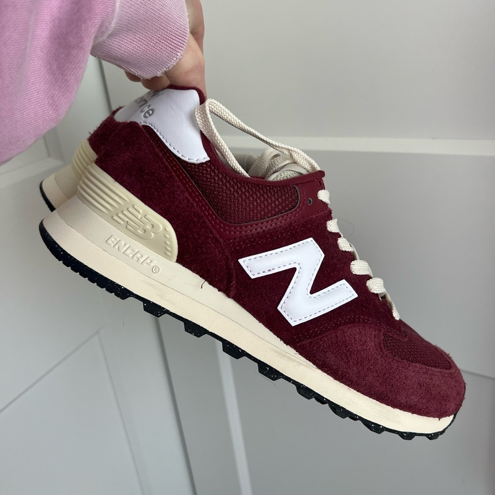 NWOT New Balance 574 Core Burgundy Sneakers Athletic Shoes Size 7